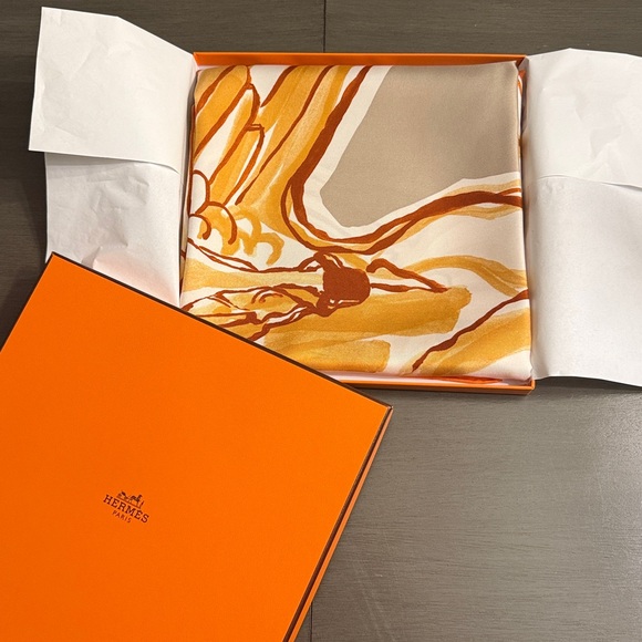 HERMES LIBRE COMM PEGASE SILK SCARF 90 USED Orange-Beige-Fauve - Picture 13 of 13